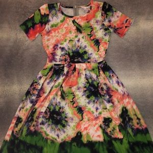 LULAROE SIZE SMALL AMELIA